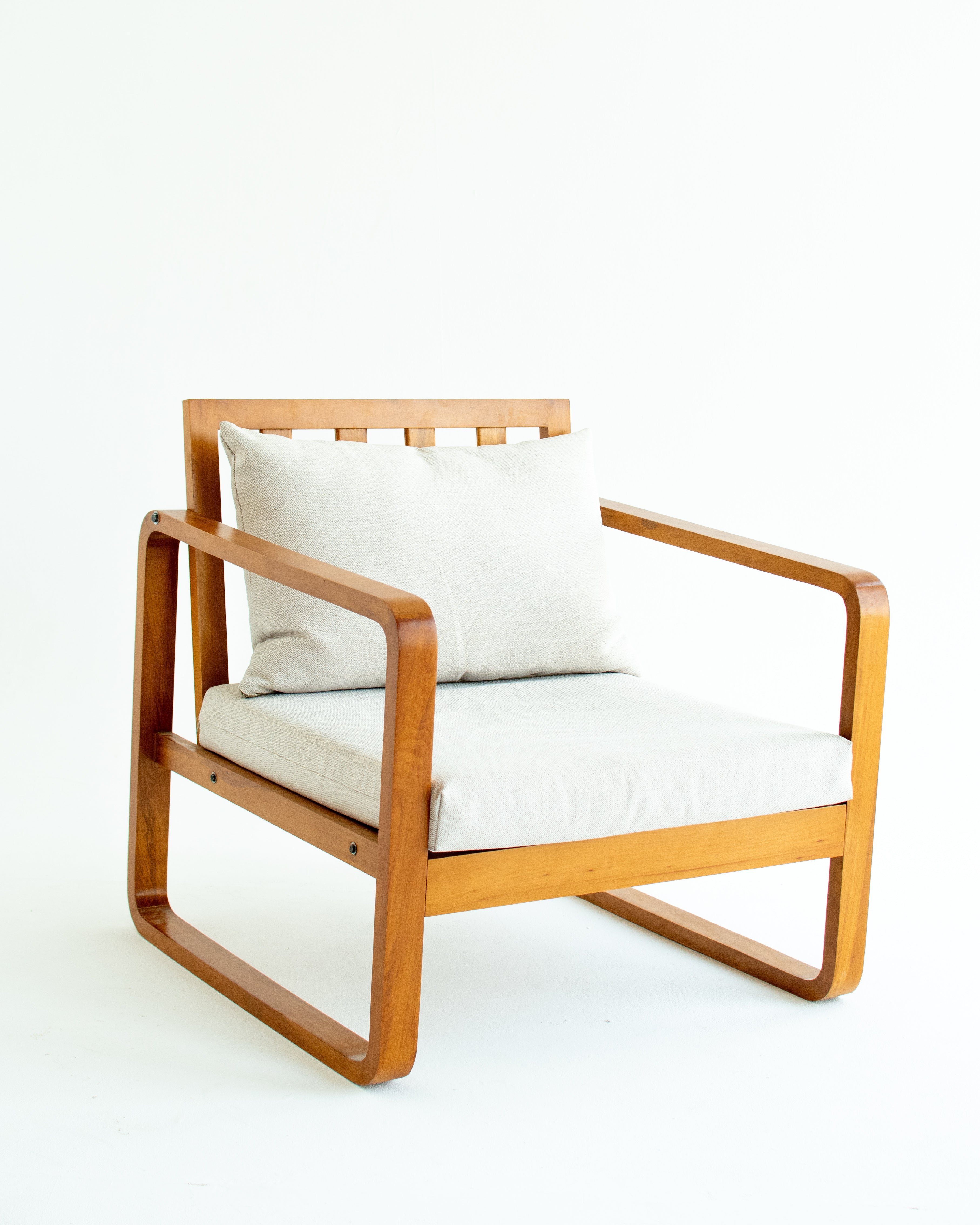 Jidhr Lounge Chair—Natural Solid Beech Wood