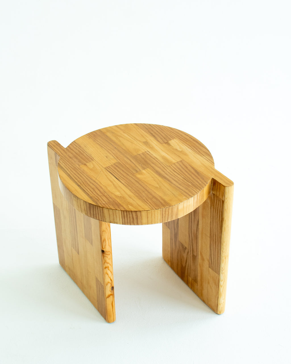 Samt Side Table —Natural Pitch Pine Wood