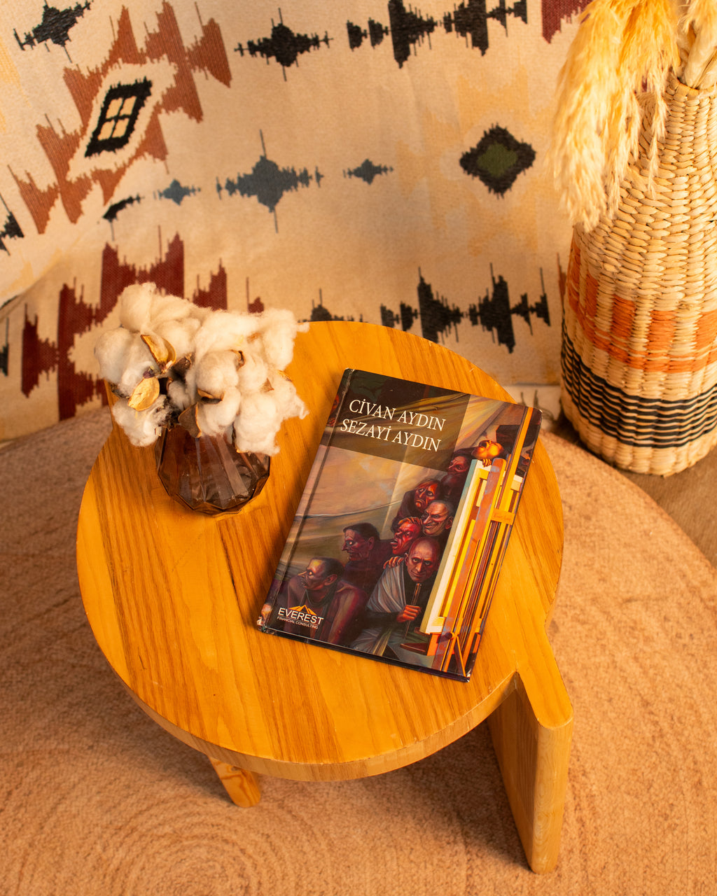 Samt Side Table —Natural Pitch Pine Wood