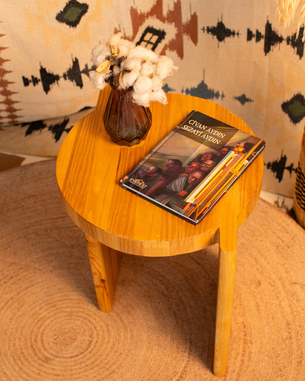 Samt Side Table —Natural Pitch Pine Wood